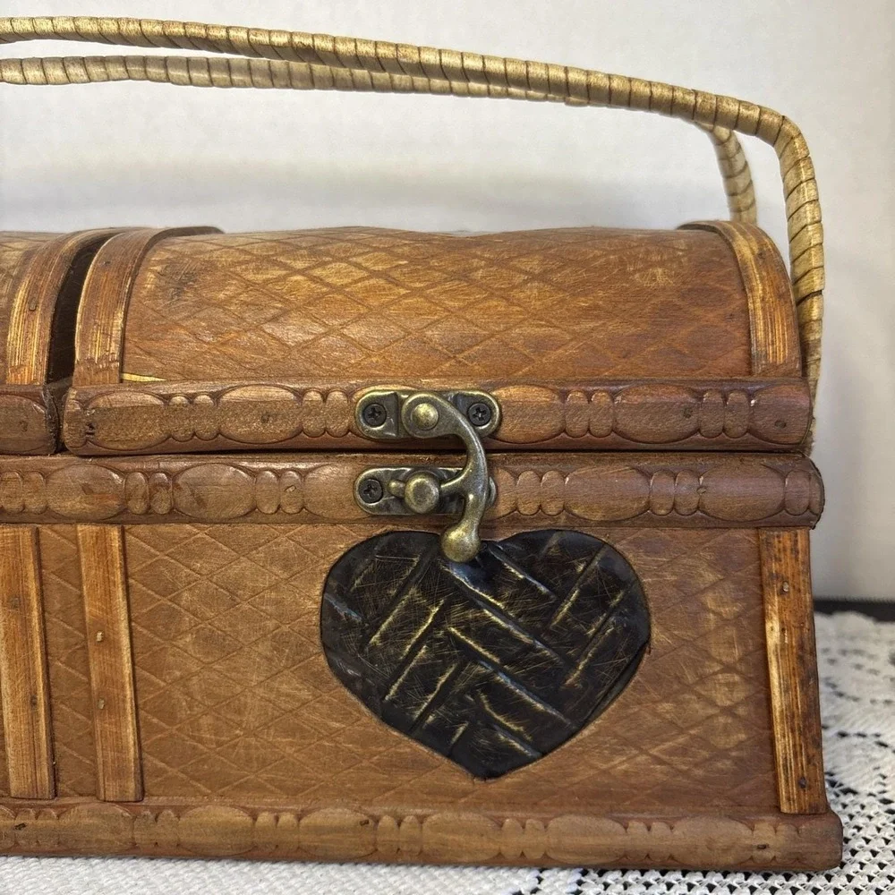 VTG Boho Woven Bamboo & Wood Decorative Keepsake Box with Brass Latches dome Lid